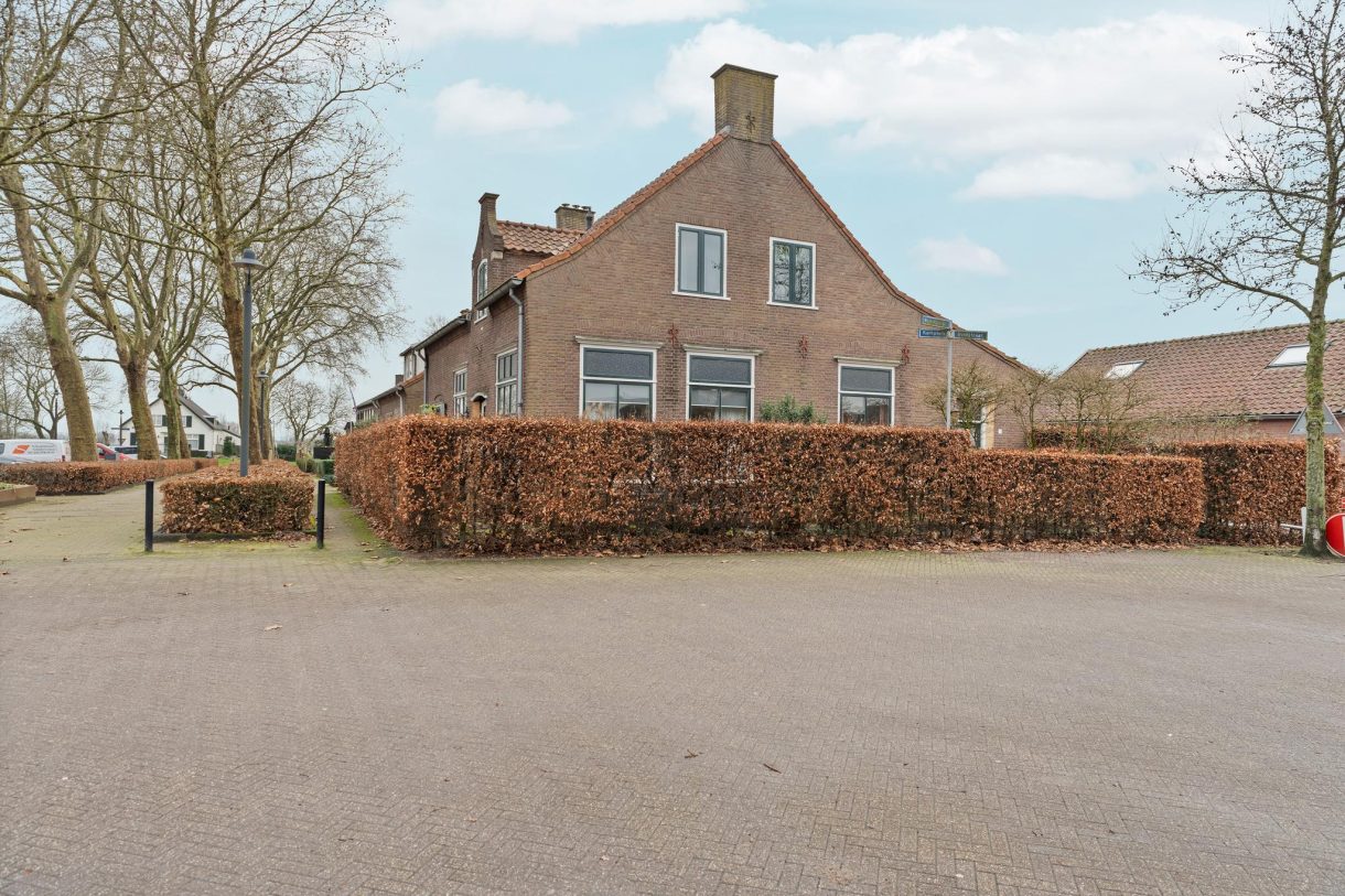 Te koop: Foto Woonhuis aan de Kerkplein 7 in Leuth