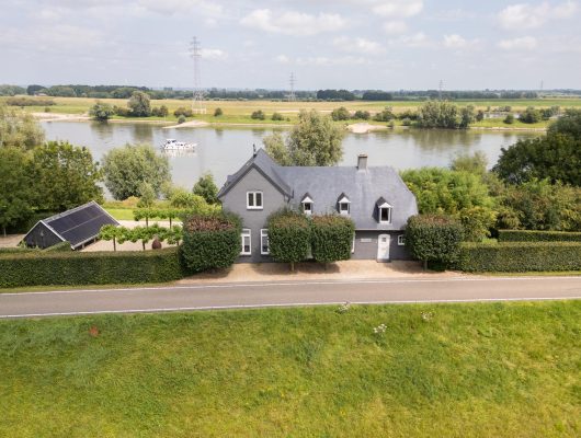 Hoofdfoto van Doornenburg Rijndijk 4
