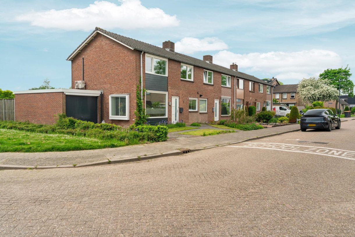 Te koop: Foto Woonhuis aan de Laan 1945 8 in Weurt